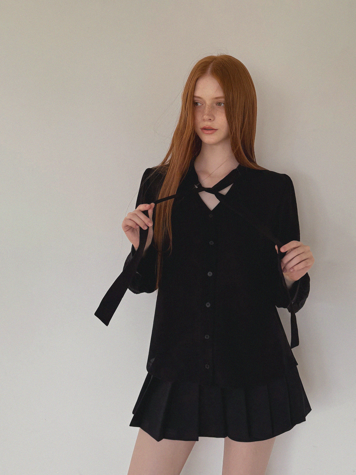 [TWEE] Neuden Tie Blouse