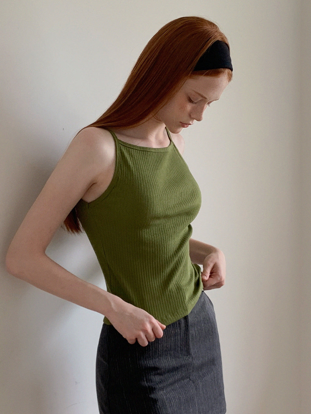 [TWEE] Urild Boat Neck Sleeveless Top