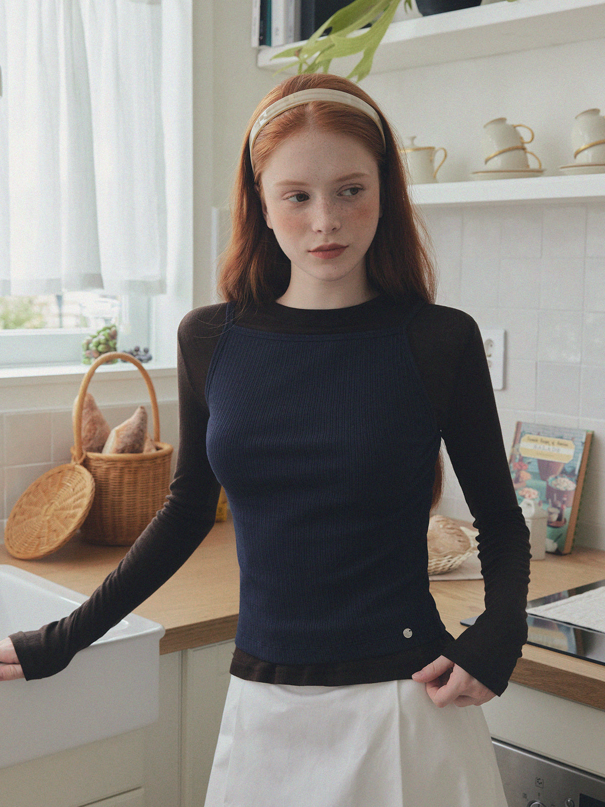 [TWEE] Urild Boat Neck Sleeveless Top